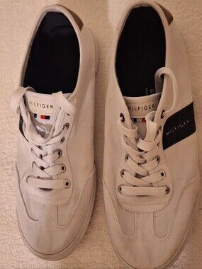 Tommy Hilfiger Men’s White Canvas Lace-Up Sneakers